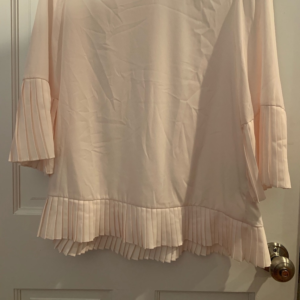 Blouse - Picture 2 of 3